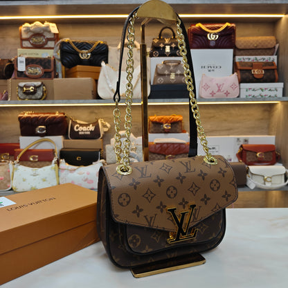 LV Passy - Signature Colour