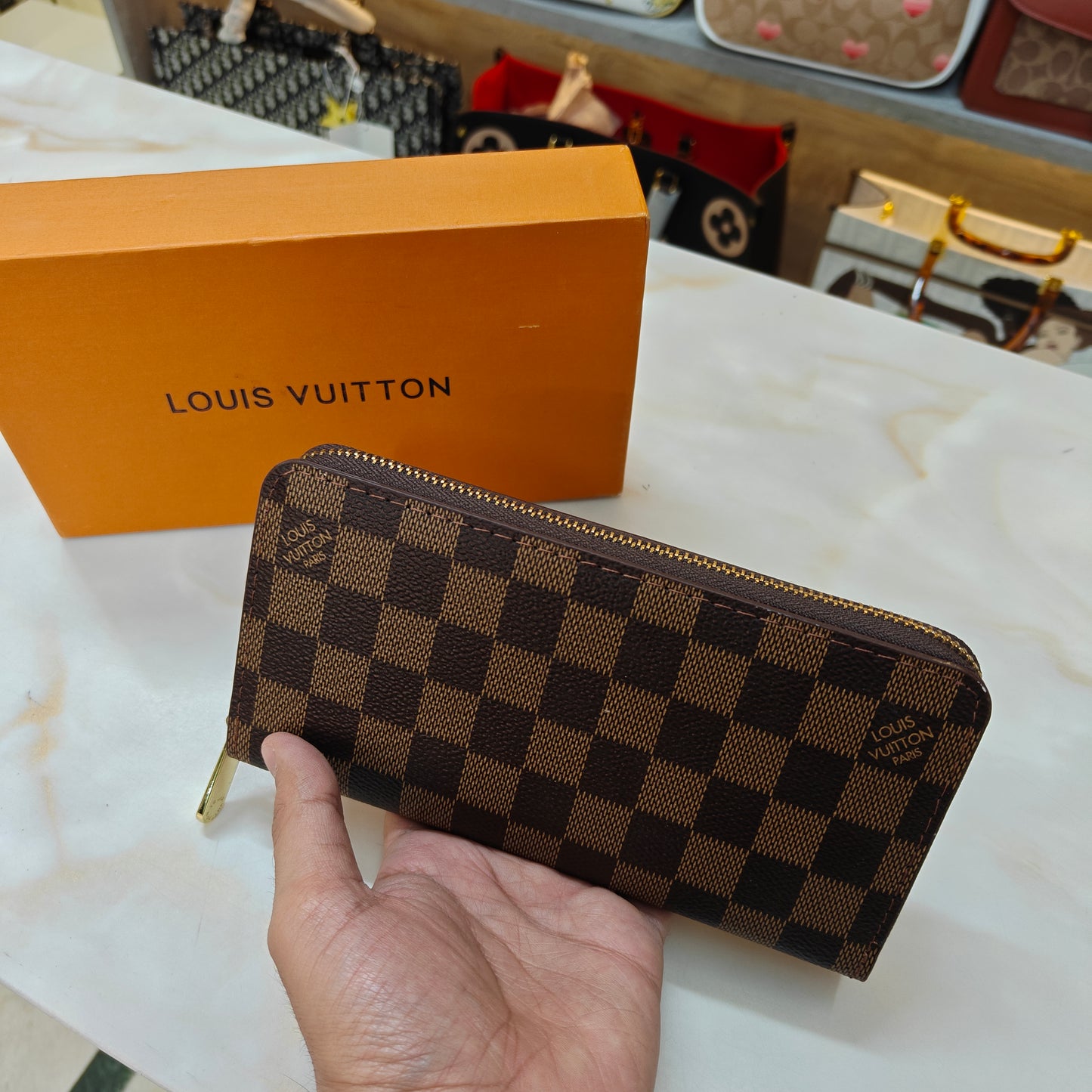LV Long Wallet - Chekered Design