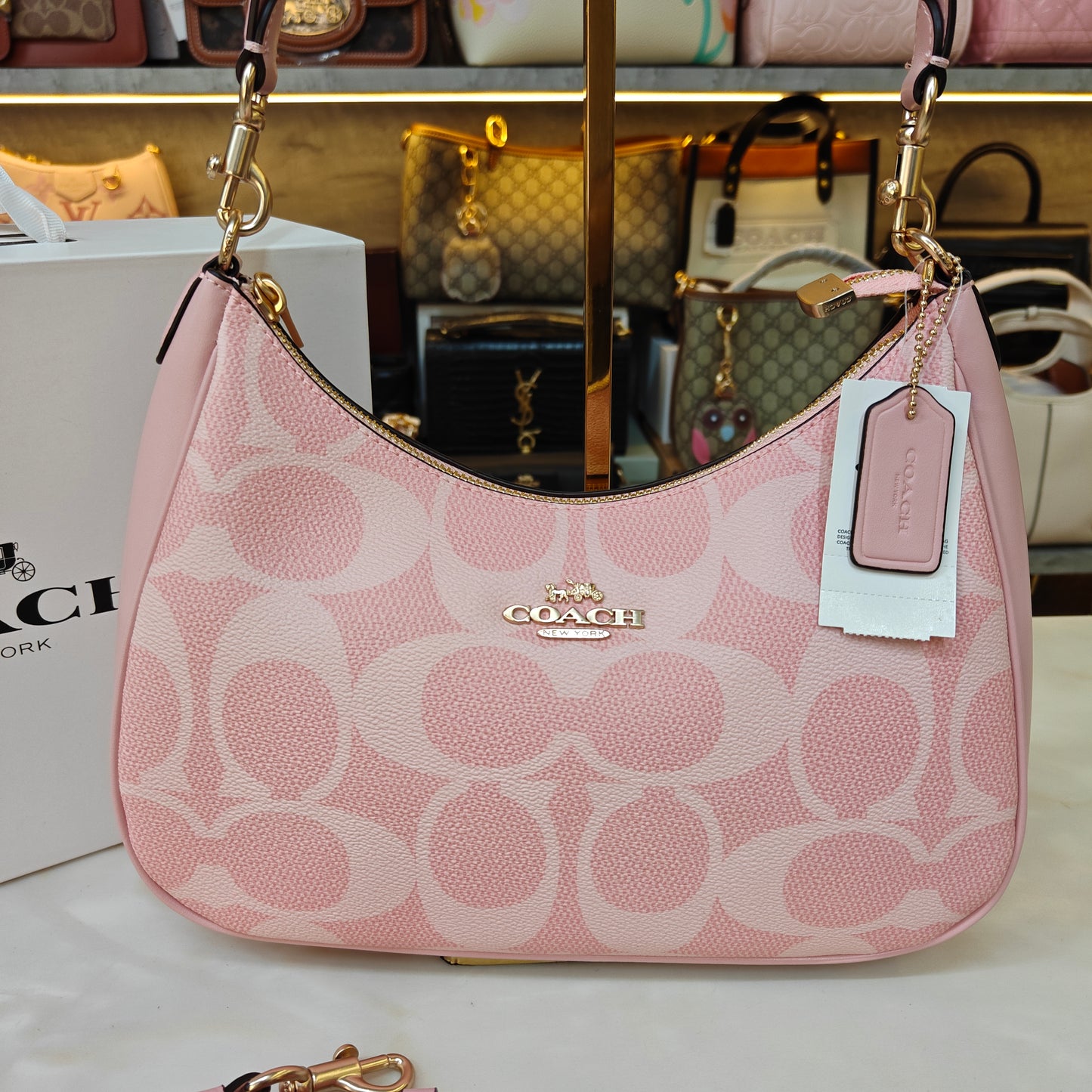 CH Teri Hobo (Ultra Premium)