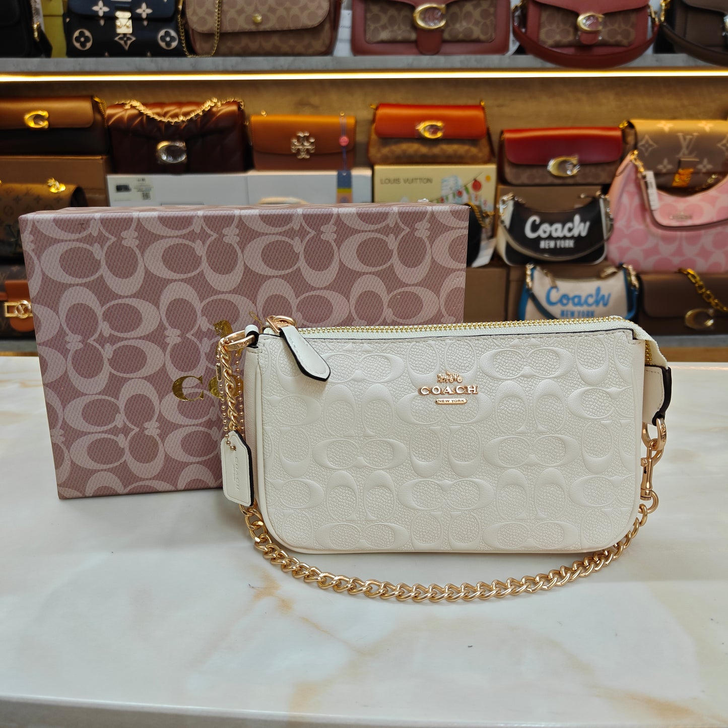 CH - Nolita (White Embossed C)
