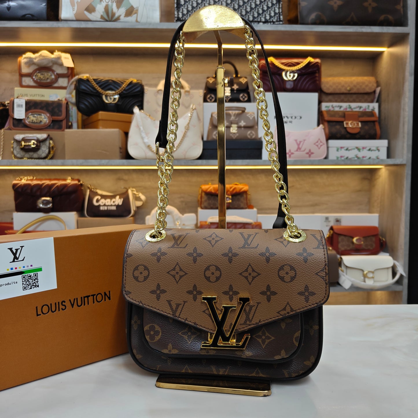 LV Passy - Signature Colour