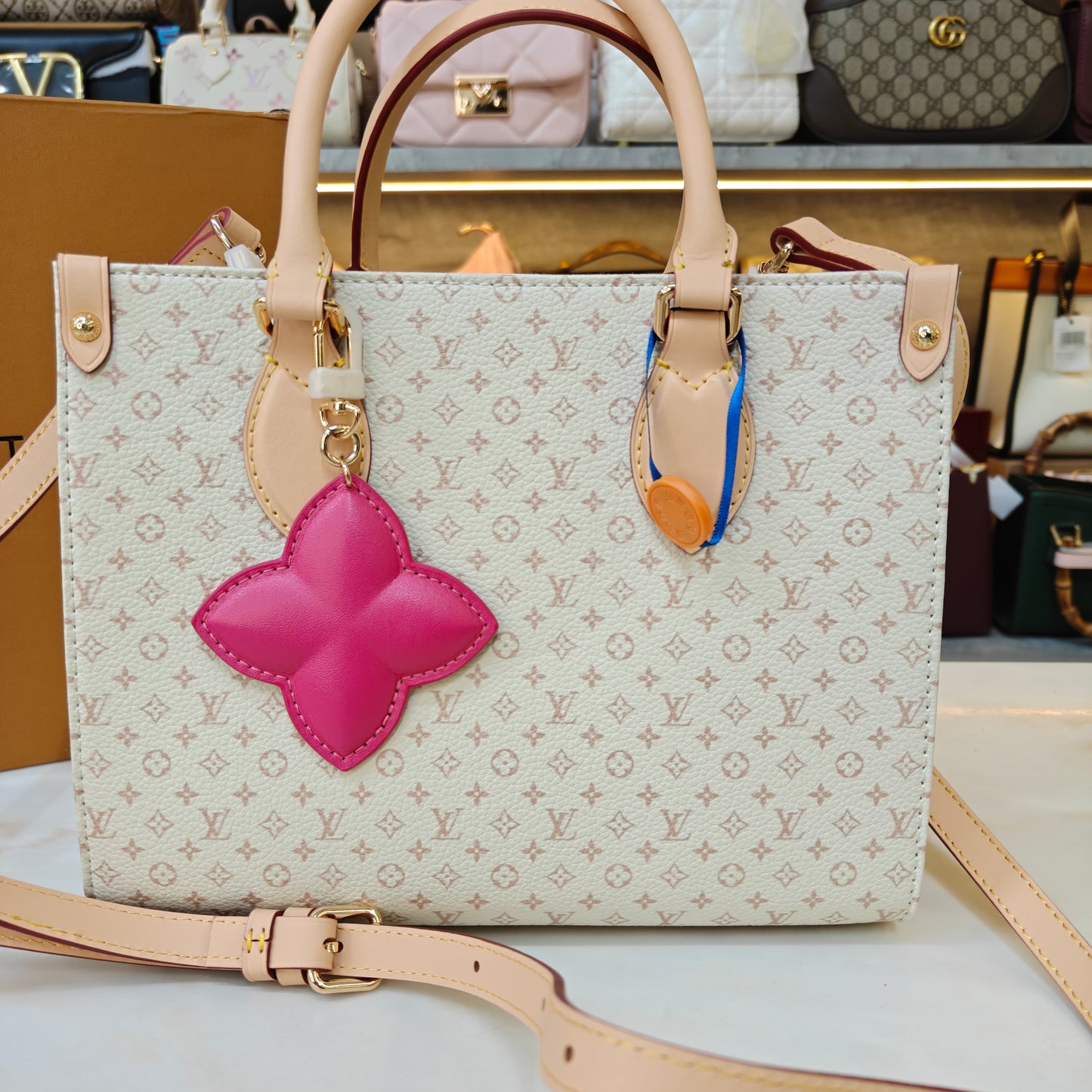 LV On The Go! - Medium Size (Ultra Premium)
