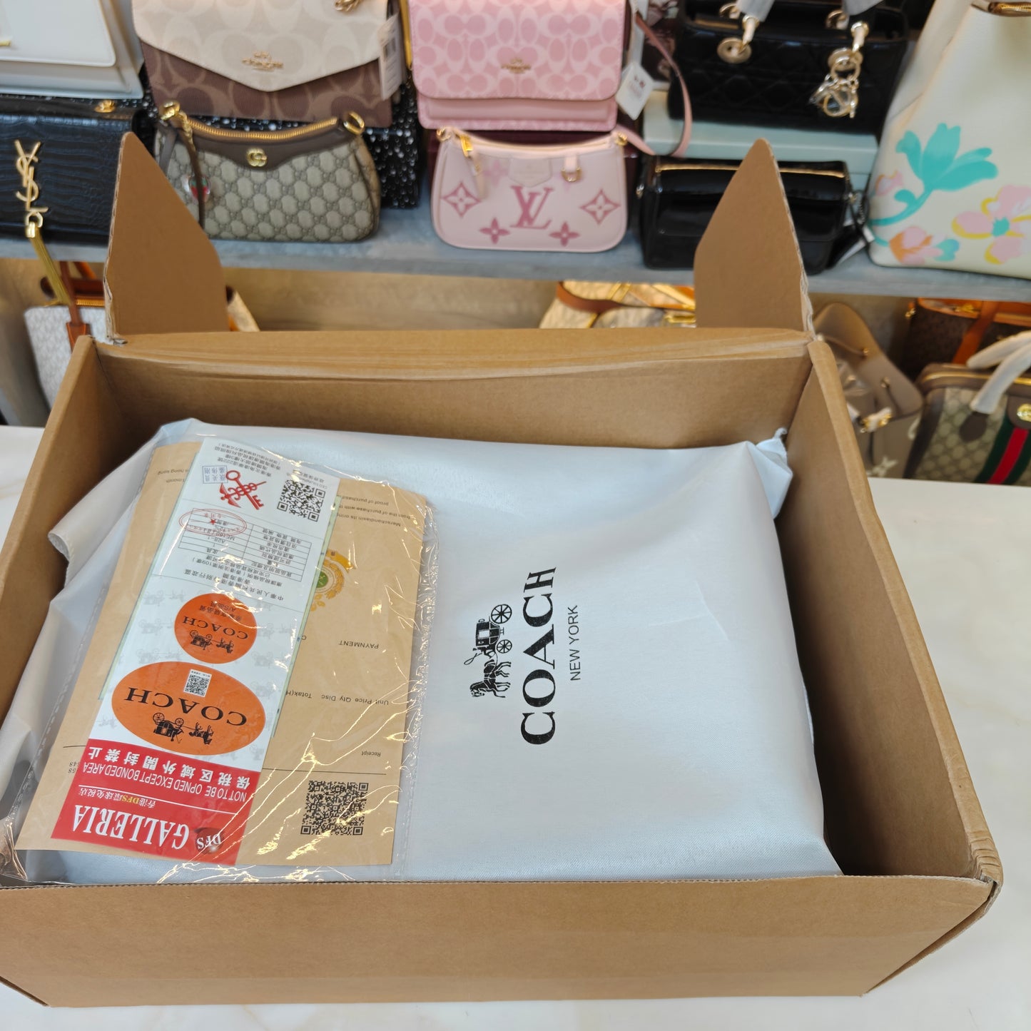 CH Hanna Carryall - Coffee Black