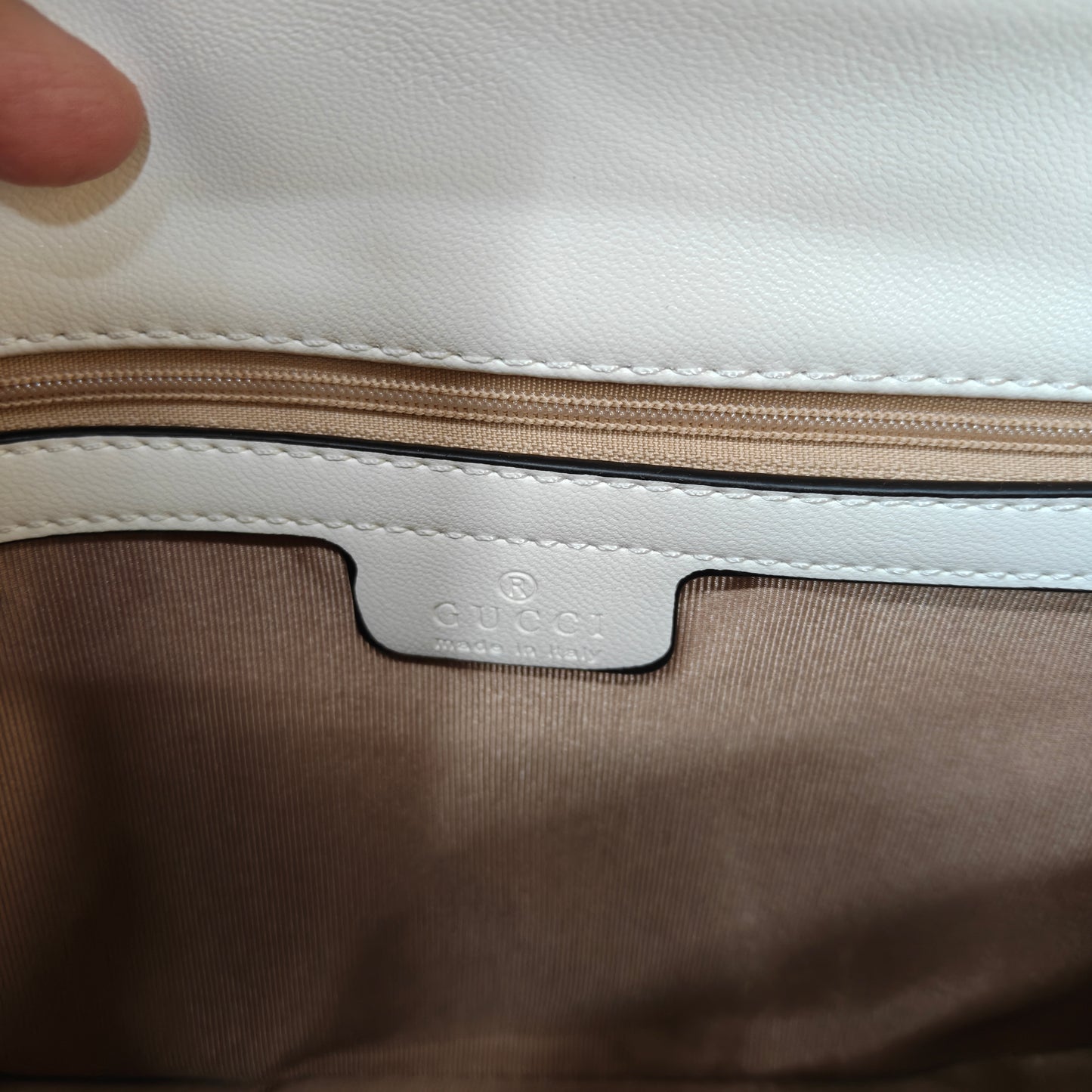 GG Marmont Medium Size (White)