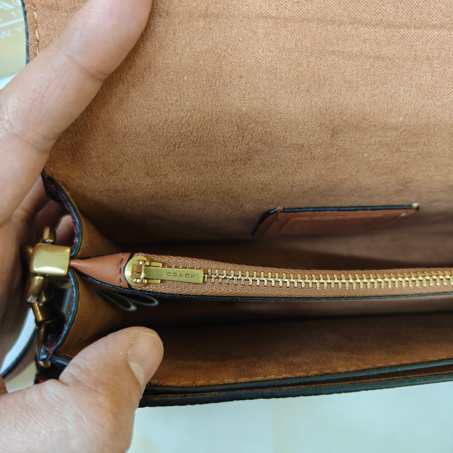 CH Tabby 20 - Wine (Ultra Premium)