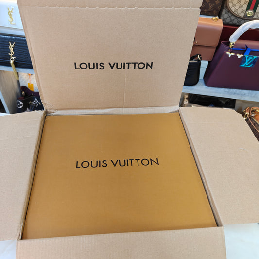 LV On The Go! - Medium Size (Ultra Premium)