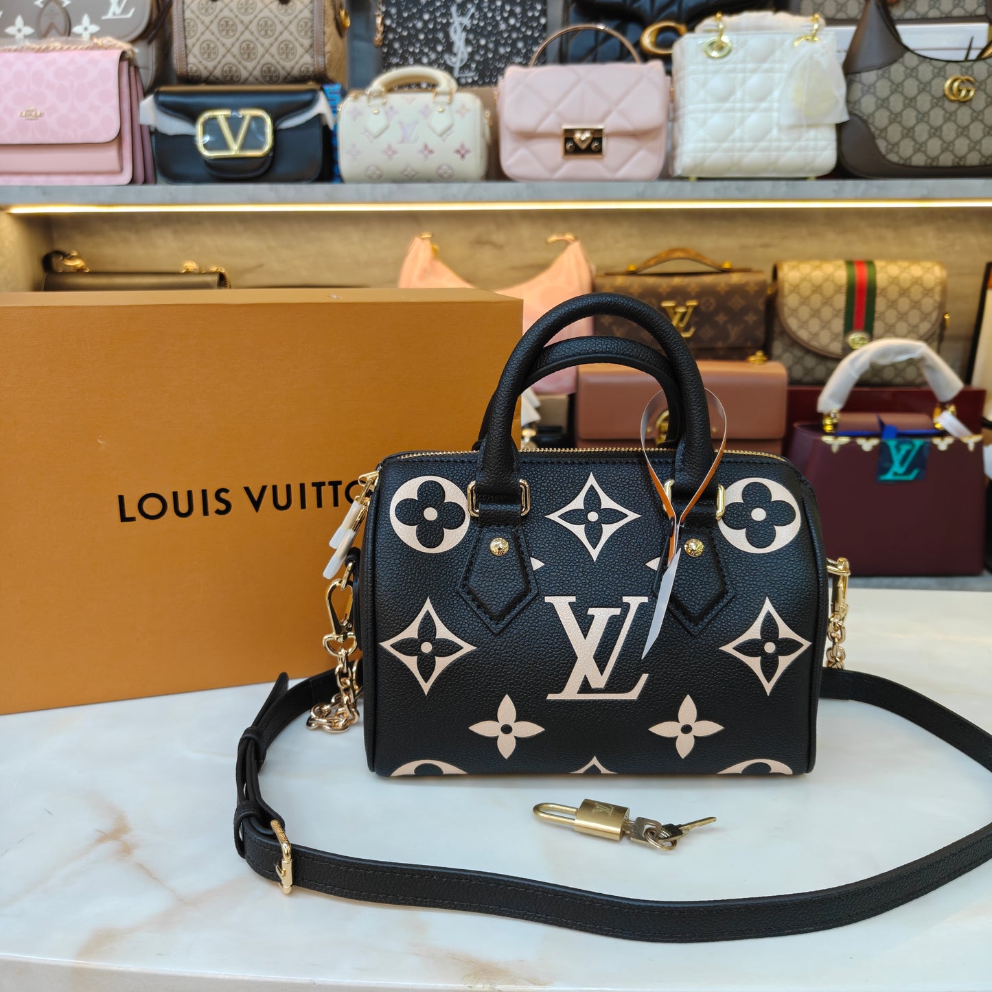 LV Speedy Bandoulière - Black Cream (Ultra Premium)