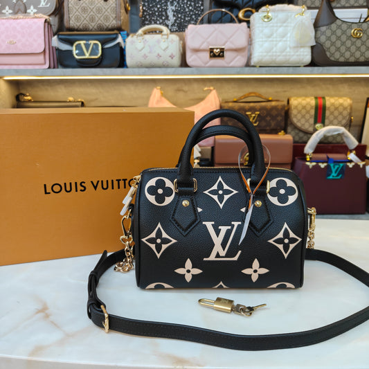 LV Speedy Bandoulière - Black Cream (Ultra Premium)