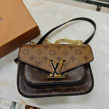 LV Passy - Signature Colour