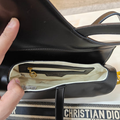 CD - Saddle (Plain Black)