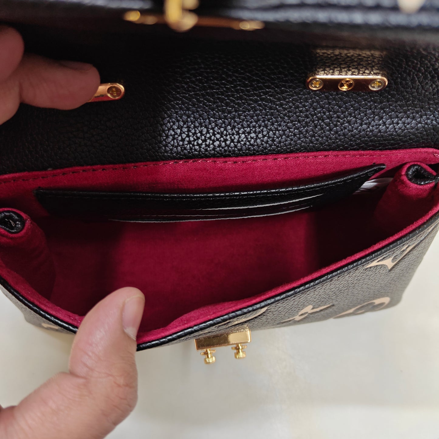 LV Nano - Black (Ultra Premium)