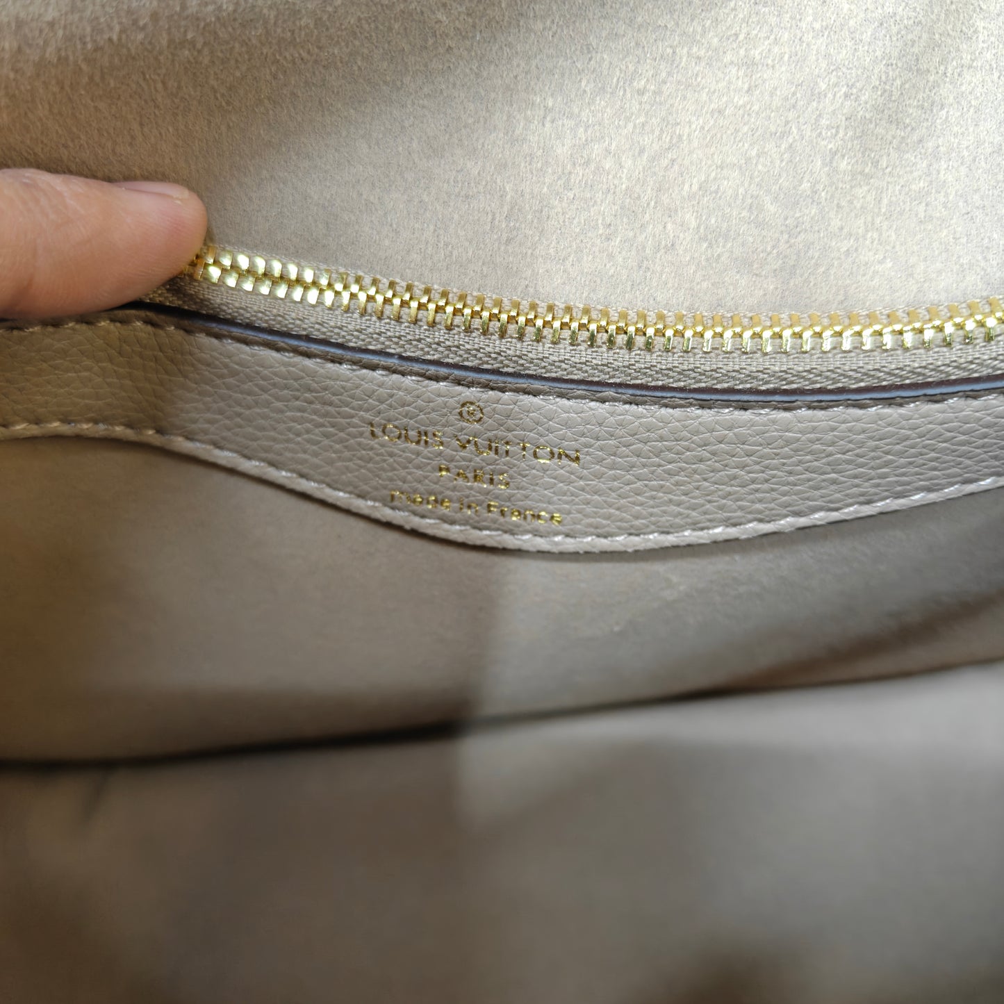 LV Diane Sling/Shoulder Bag -Ultra Premium Double Box (Beige)