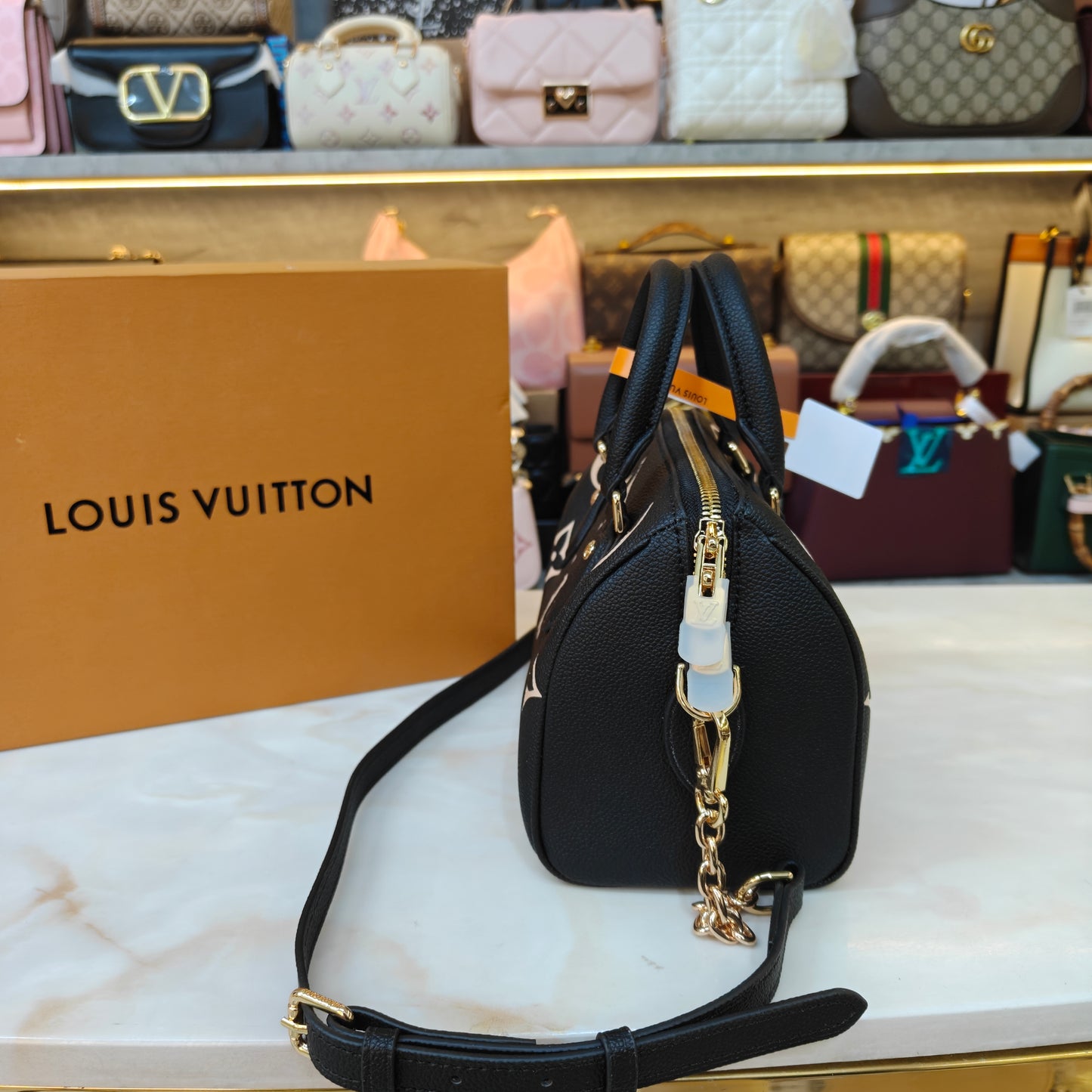 LV Speedy Bandoulière - Black Cream (Ultra Premium)
