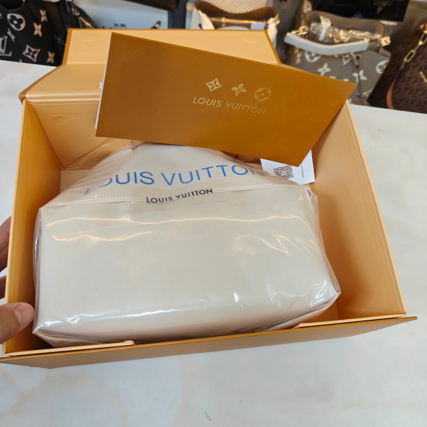 LV Speedy Bandoulière - Cream Pink (Ultra Premium)