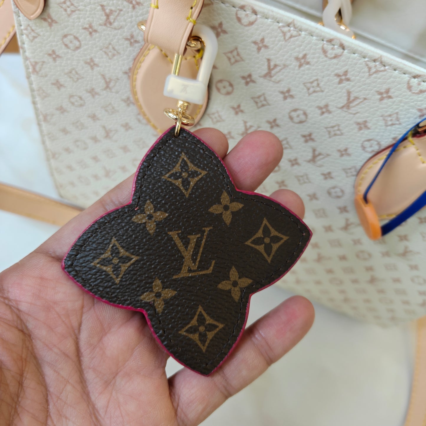 LV On The Go! - Medium Size (Ultra Premium)