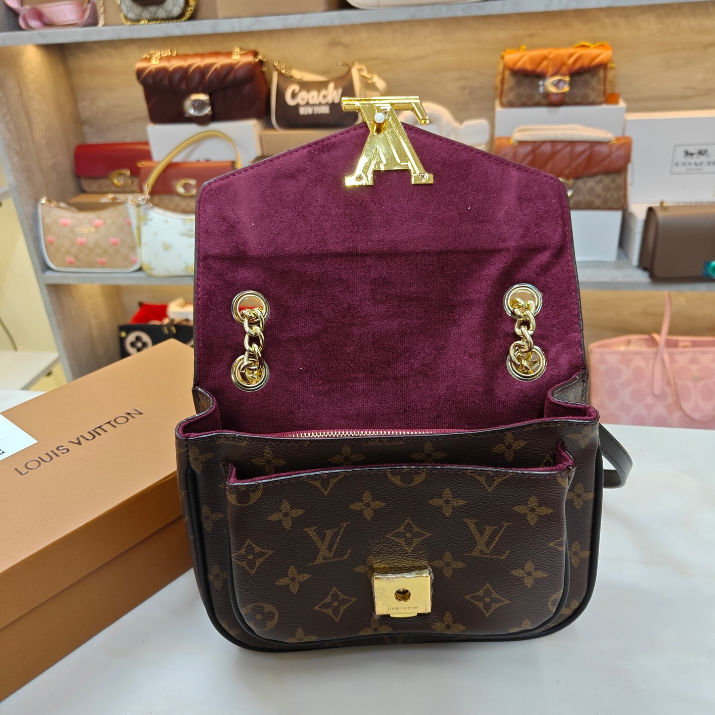 LV Passy - Signature Colour