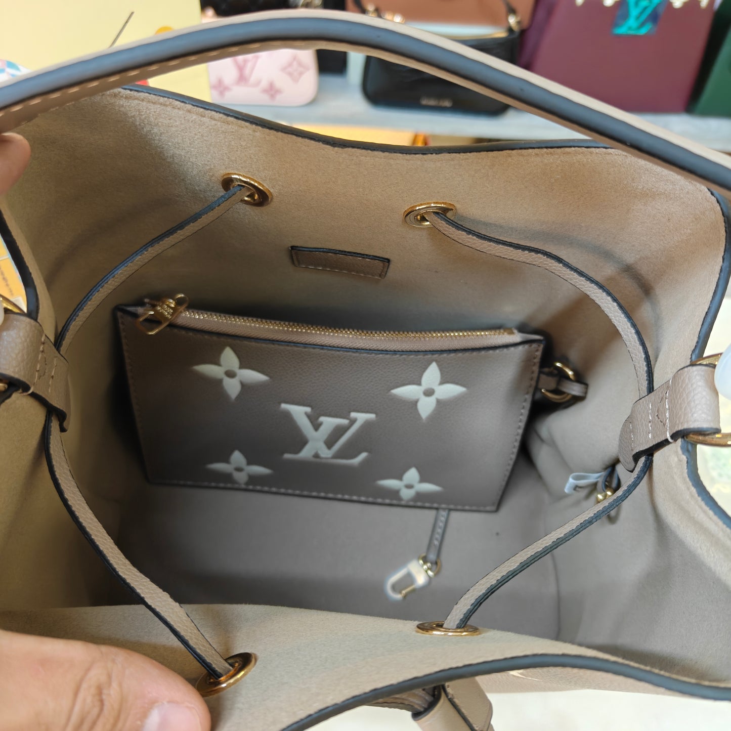 LVN Neo Neo MM Bucket Bag (Ultra Premium) - Beige