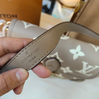 LV Diane Sling/Shoulder Bag -Ultra Premium Double Box (Beige)