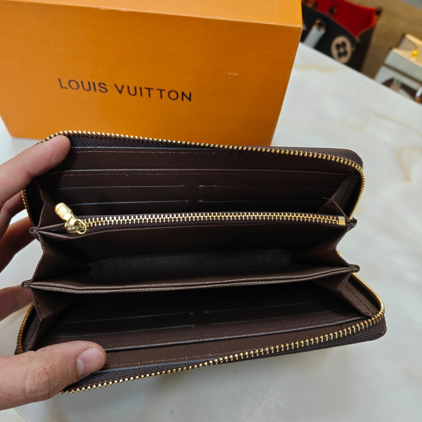 LV Long Wallet - Chekered Design