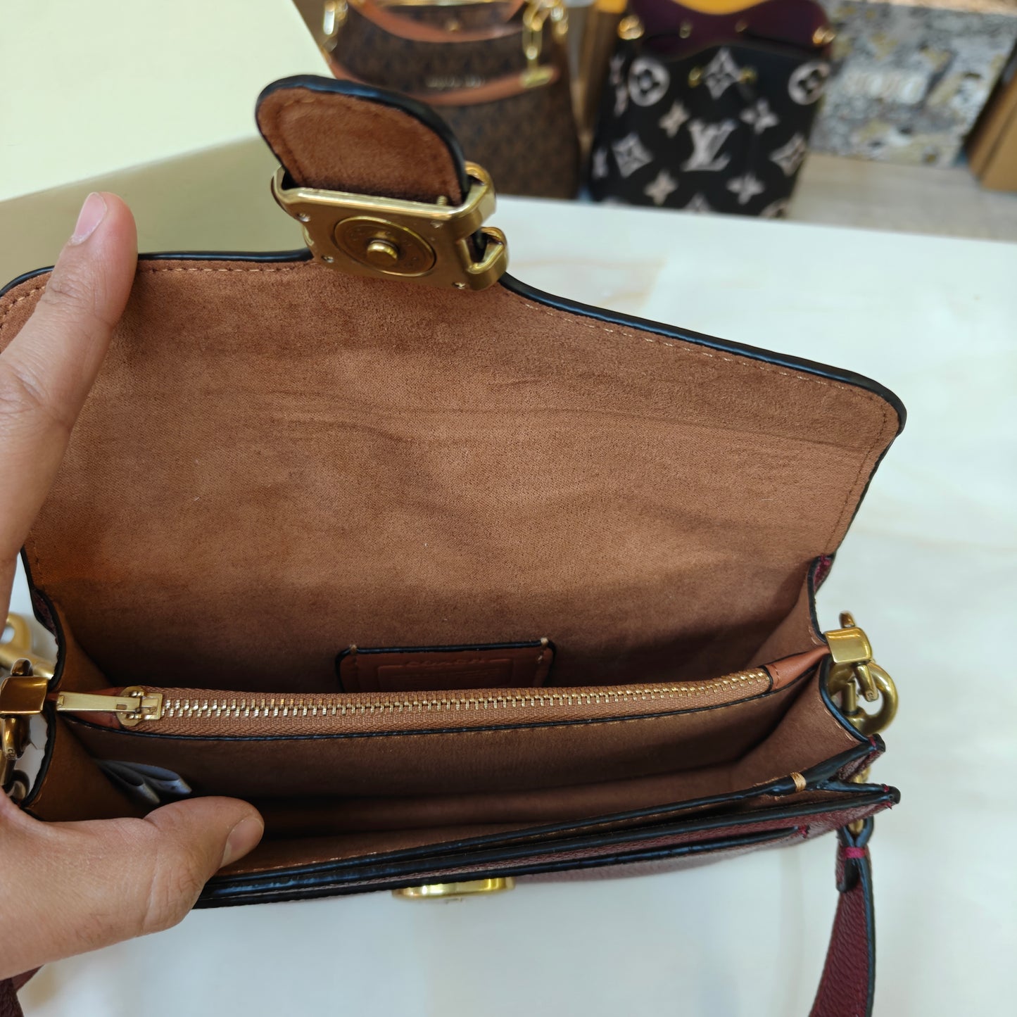 CH Tabby 20 - Wine (Ultra Premium)