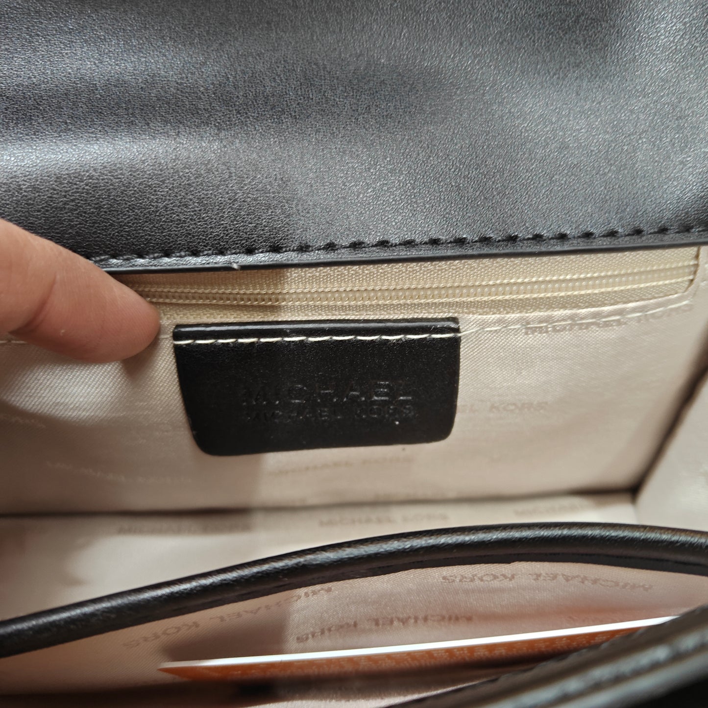 MK Hethr Sling Bag - Black