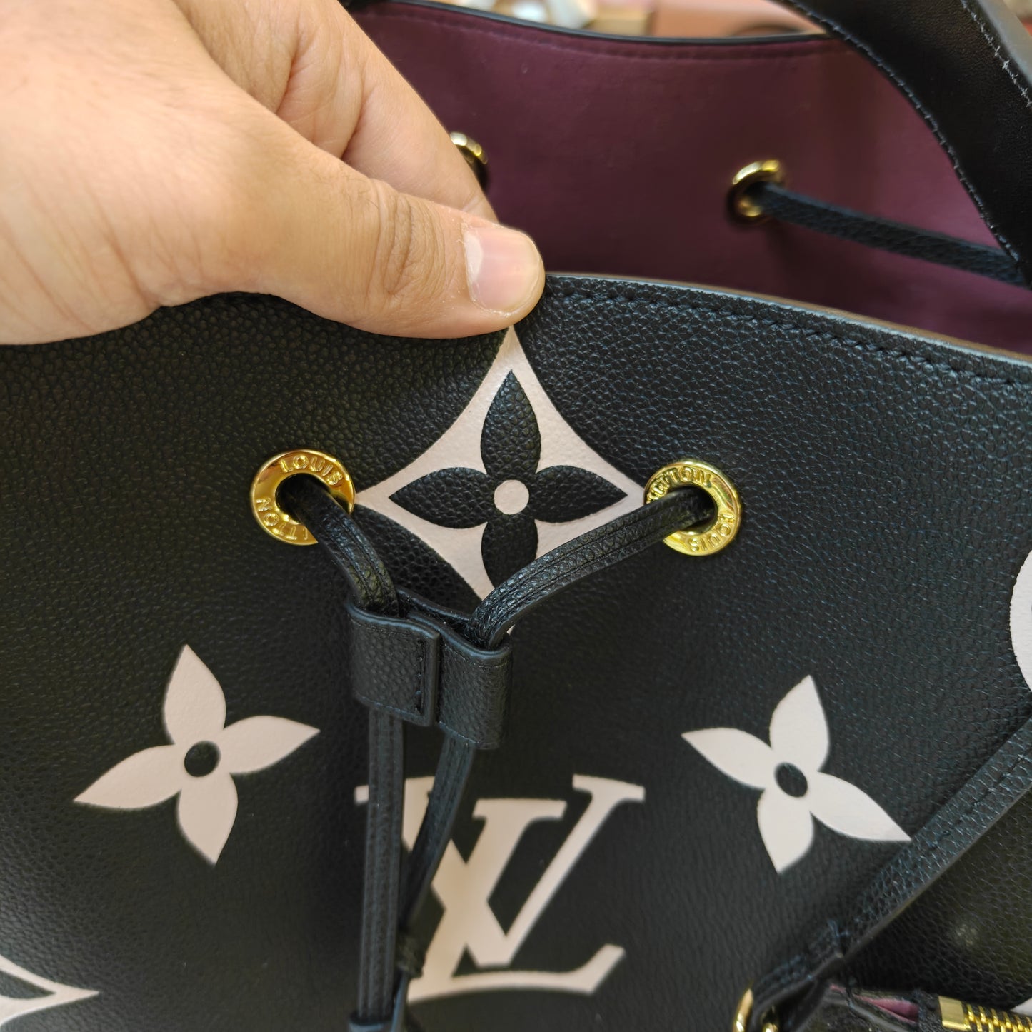 LVN Neo Neo MM - Bucket Bag (Ultra Premium) - Black