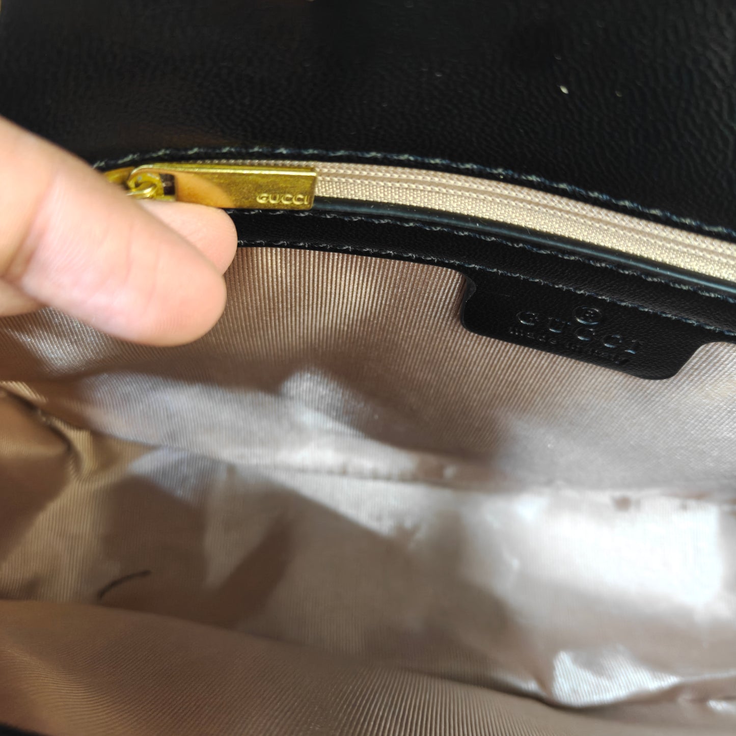 GG Marmont Medium Size (Black)