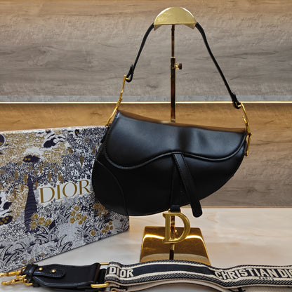 CD - Saddle (Plain Black)