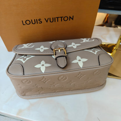 LV Diane Sling/Shoulder Bag -Ultra Premium Double Box (Beige)