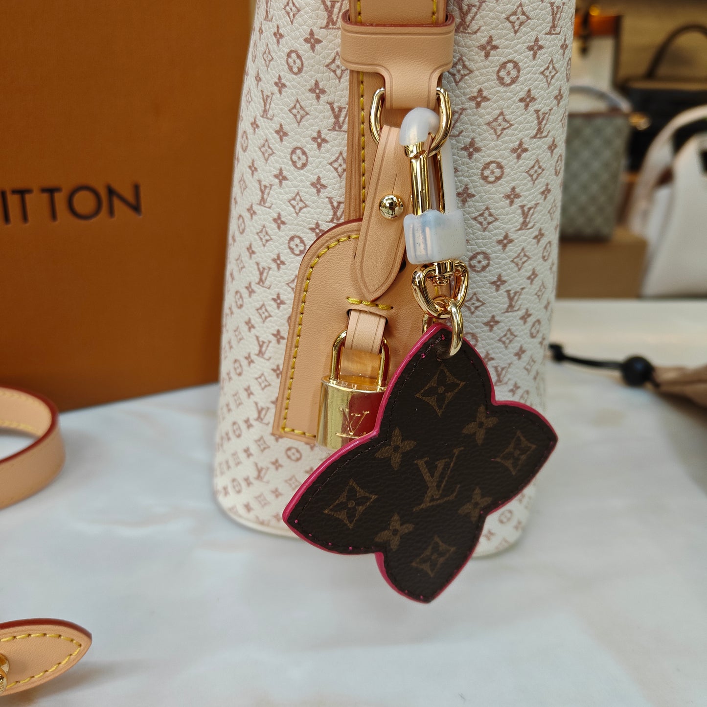 LV9 All in Bucket Bag (Ultra Premium Double Box)