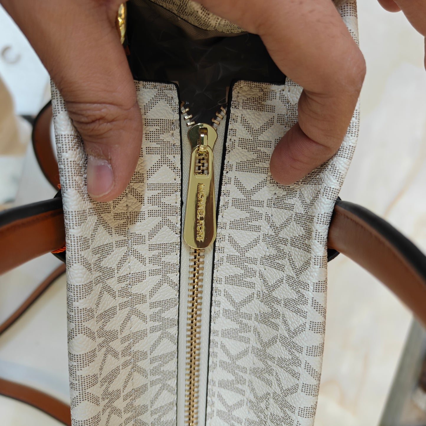 Mk Mirella Tote - Tan White